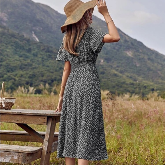 Boho floral print shirred dress - Picture 4 of 6